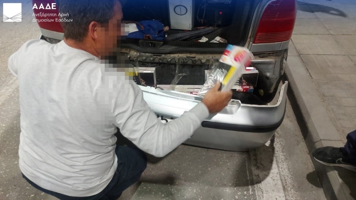 Απίστευτα ευρήματα από τους τελωνειακούς ελέγχους της ΑΑΔΕ: Τσιγάρα αντί για οδοντόπαστες, πλαστοί πίνακες και... μπακλαβάδες