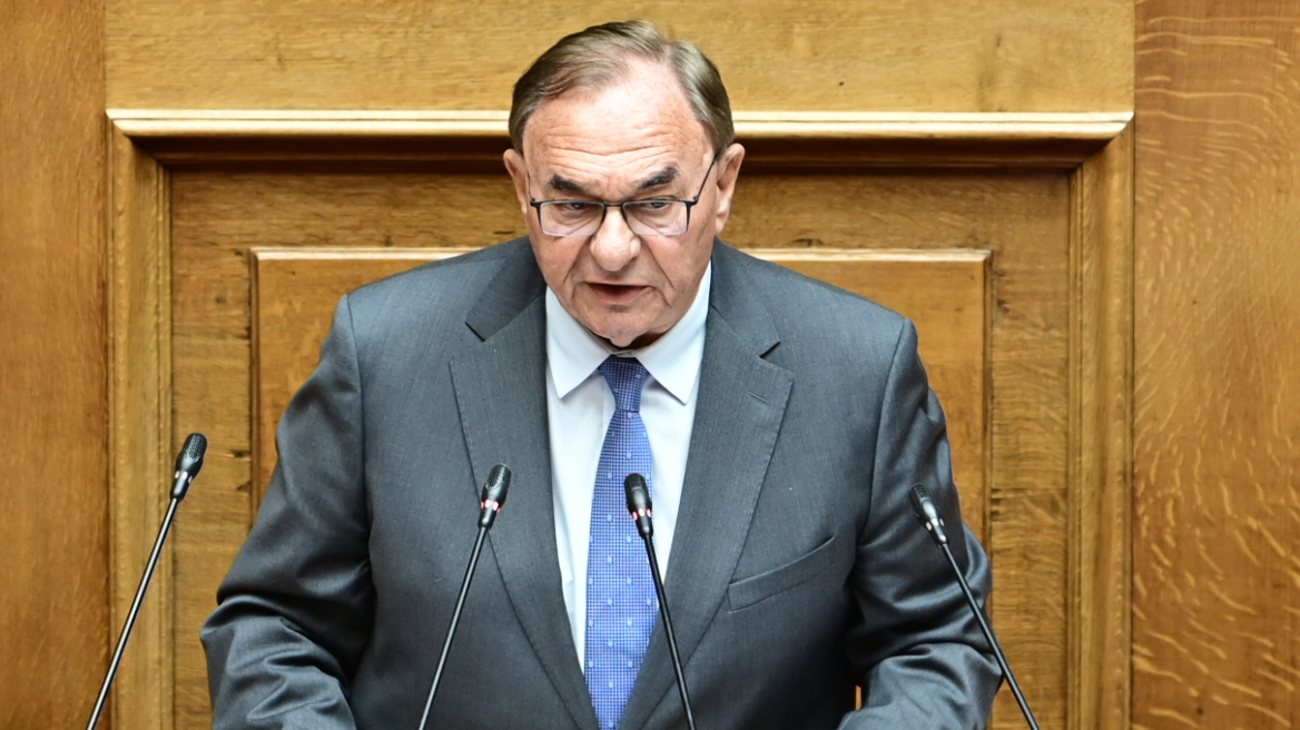 Το ΠΑΣΟΚ καταγγέλλει τον βουλευτή της ΝΔ Δημήτρη Καλογερόπουλο για σεξιστική συμπεριφορά