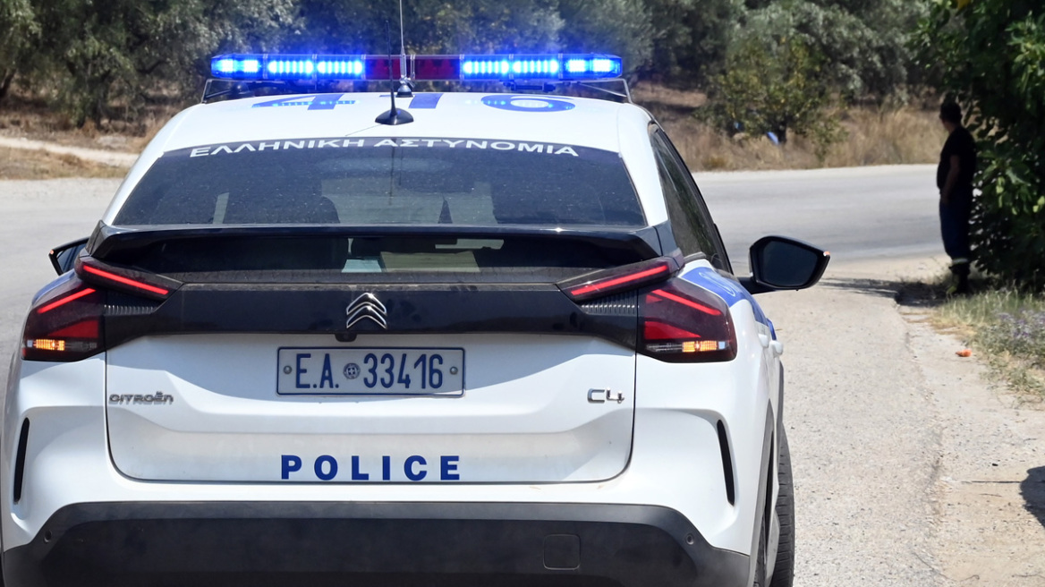 Σέρρες: Ανήλικοι διέρρηξαν κατάστημα και έκλεψαν κινητά τηλέφωνα και ρολόγια αξίας 2.350 ευρώ
