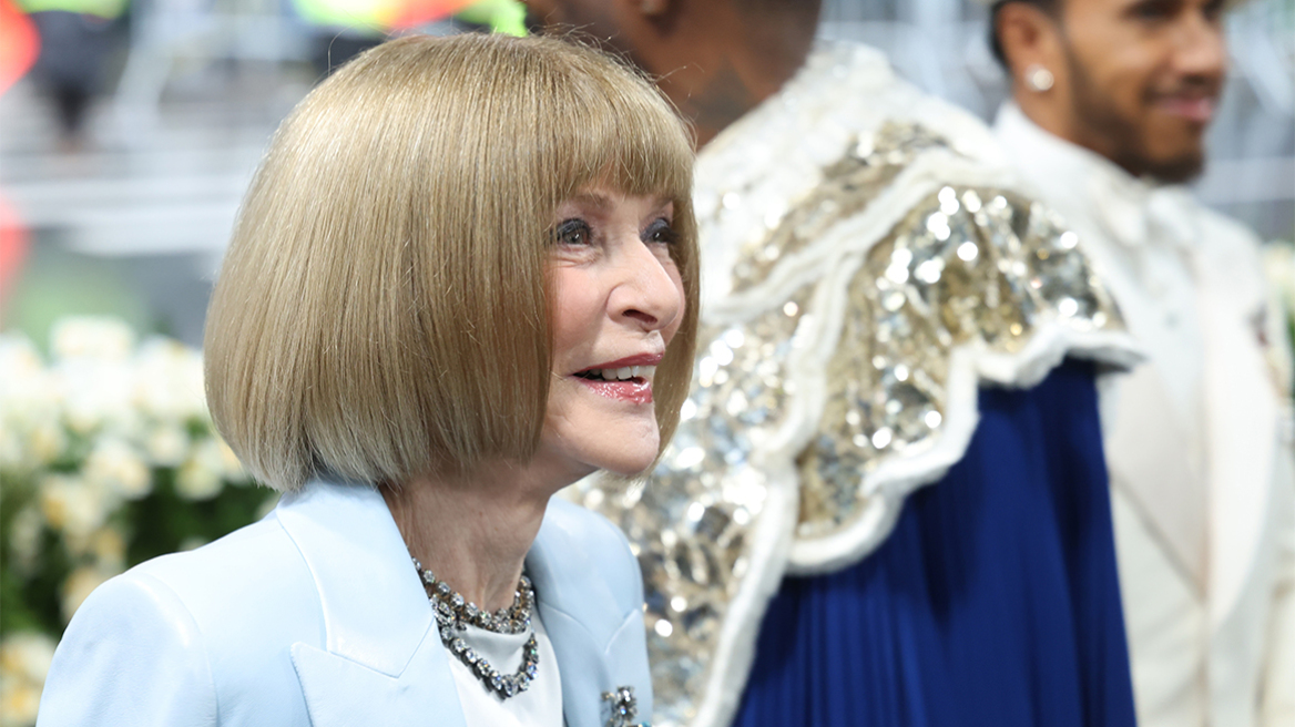 Anna Wintour: H λίστα με τα 178 ονόματα που έπρεπε να ξέρει κανείς για να γίνει βοηθός της