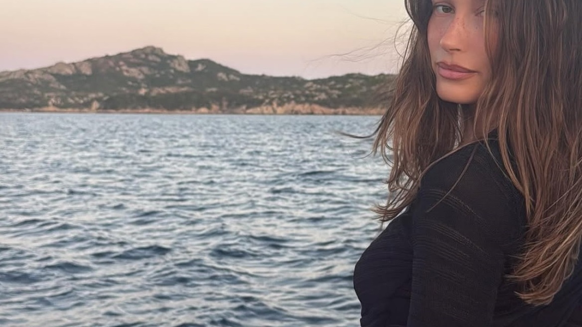 Χέιλι Μπίμπερ: Σε νέα δημοσίευση δείχνει τη συνέπεια του στρες στο σώμα της 