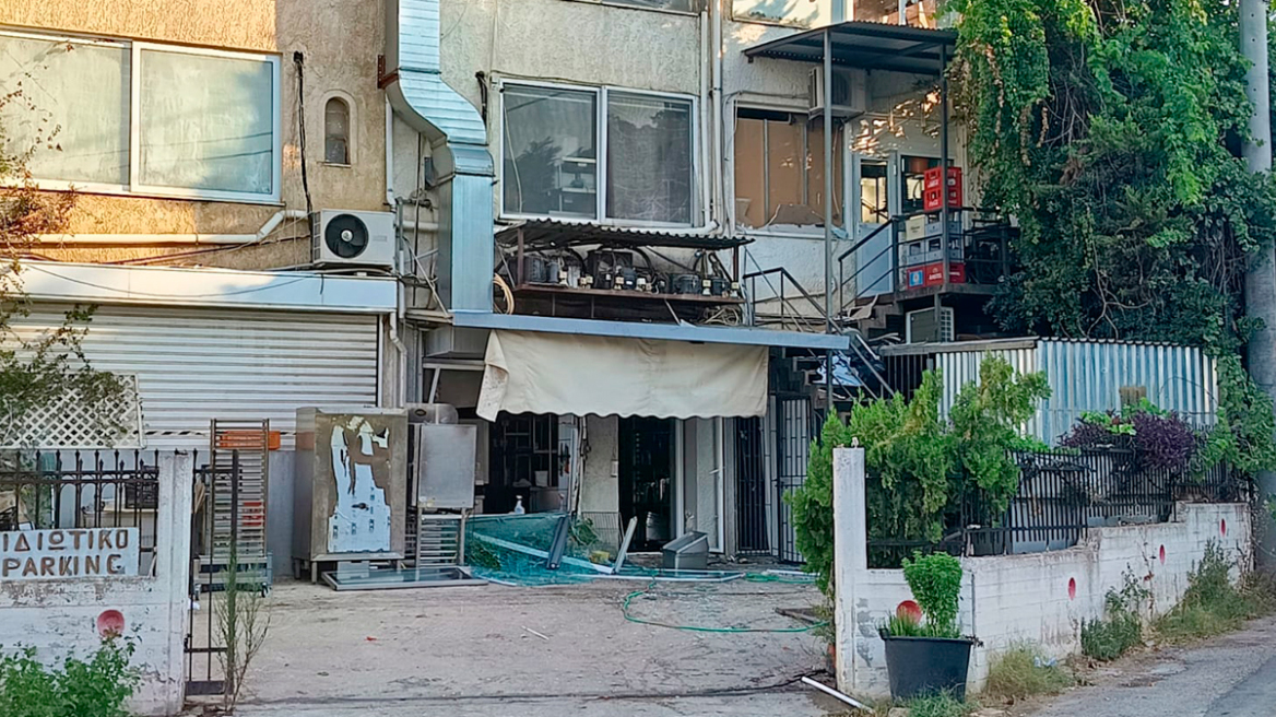Έκρηξη σε ταβέρνα στο Μαρούσι - Δύο τραυματίες, δείτε βίντεο και φωτογραφίες
