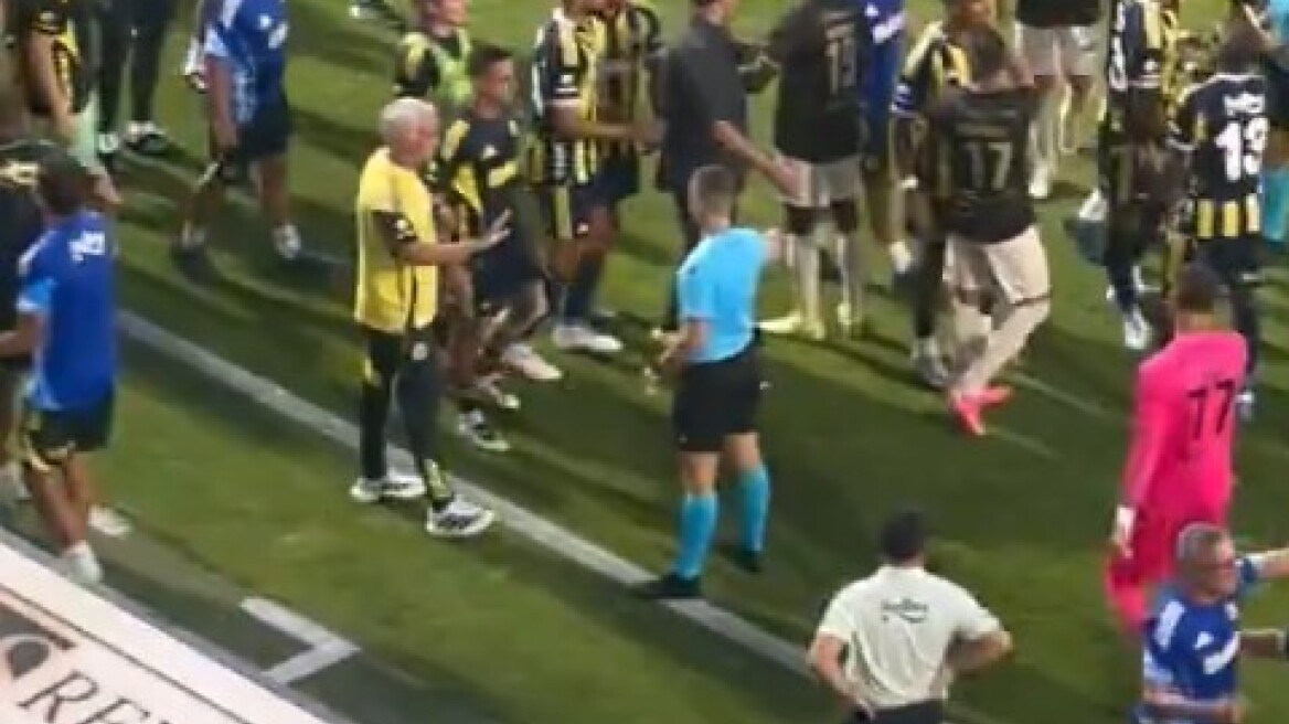 Μουρίνιο ο... ειρηνοποιός: Έσβησε την ένταση στο φιλικό με την Πορτιμονένσε και φωτογραφήθηκε με όλη την ομάδα - Δείτε βίντεο