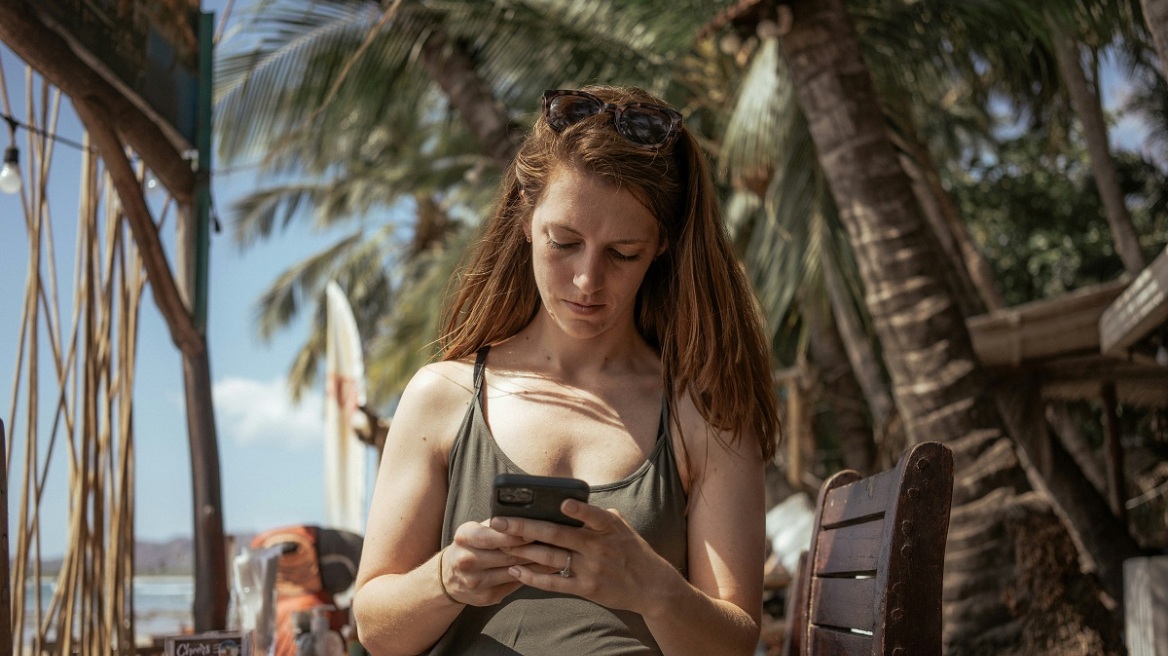 «Γιατί τα επαγγελματικά μηνύματα εκτός ωραρίου εργασίας είναι επικίνδυνα για την υγεία»
