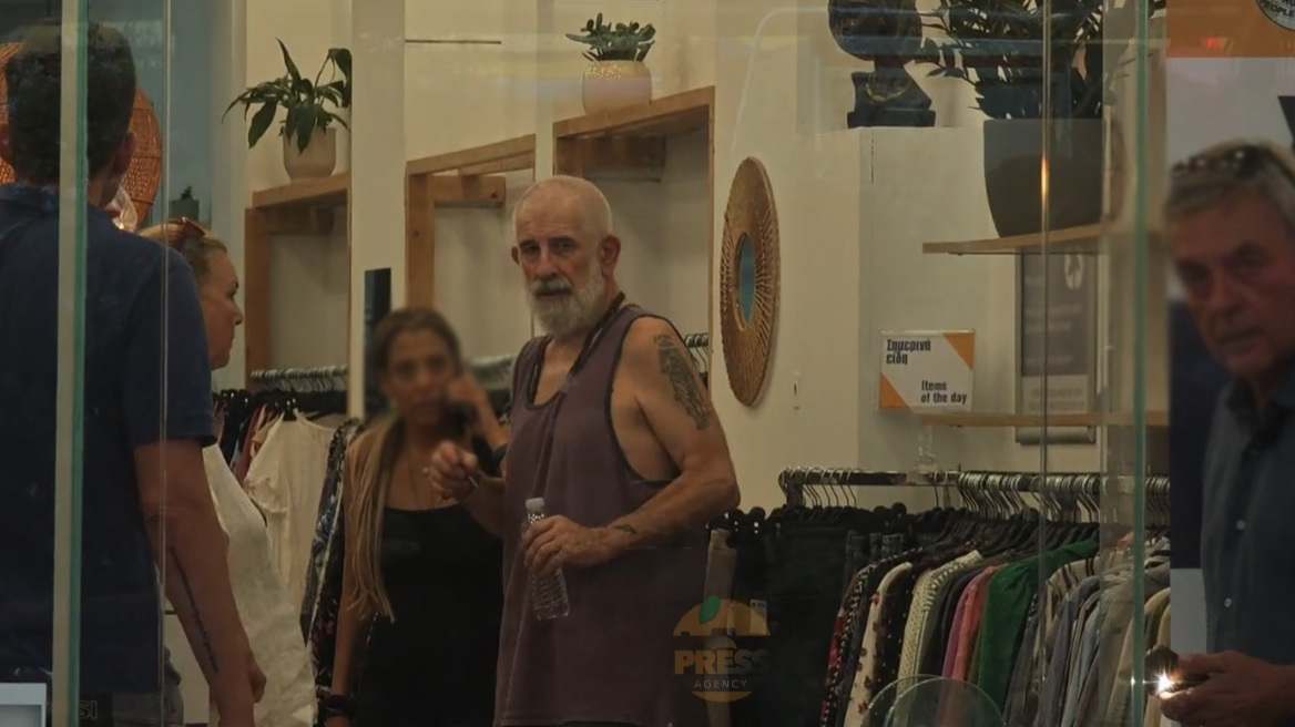 Κάηκε το σπίτι του Πέτρου Φιλιππίδη στην Πατησίων - Καλά στην υγεία του ο ηθοποιός που βρισκόταν μέσα
