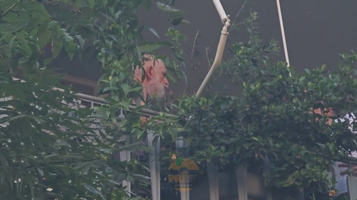 Γειτόνισσα ειδοποίησε τον Φιλιππίδη για τη φωτιά - Κοιμόταν στο σαλόνι του σπιτιού του που τυλίχθηκε στις φλόγες