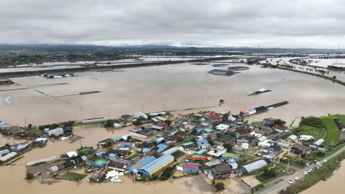 Καταρρακτώδεις βροχές στη Νότια Κορέα: Νεκροί, αγνοούμενοι και χιλιάδες εκτοπισμένοι

