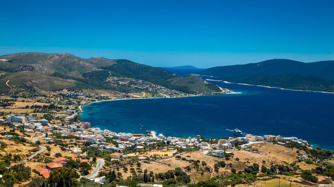 North Evia Pass 2025: Λήγει σήμερα η προθεσμία αιτήσεων για την κάρτα των 150 ευρώ