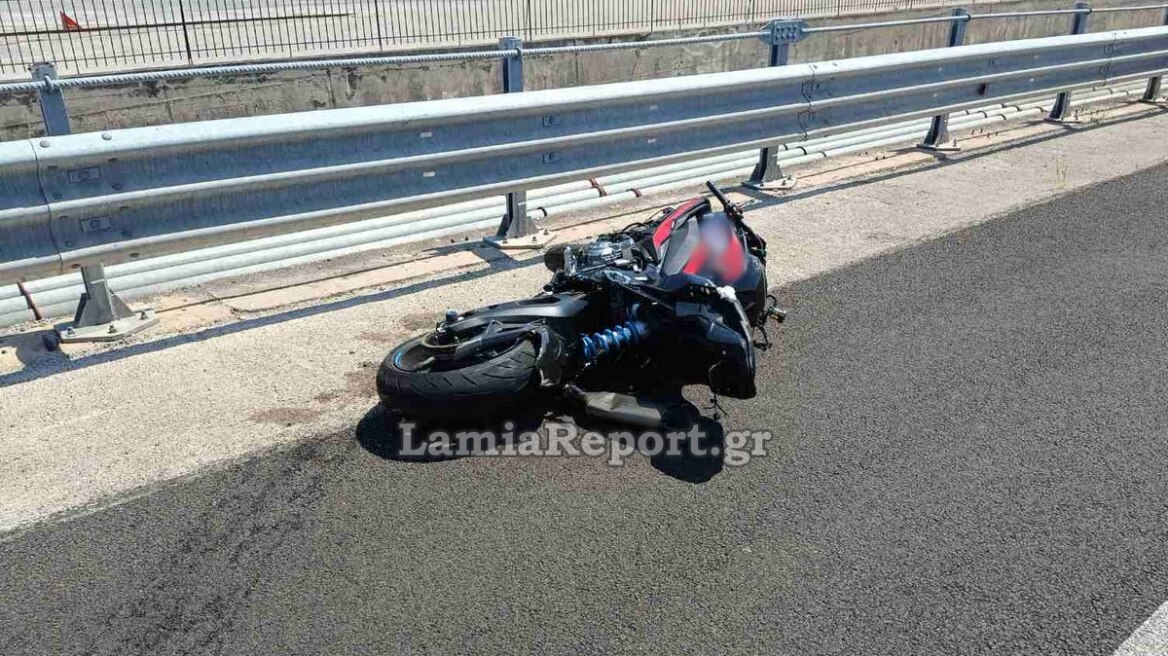 Νεκρός οδηγός μηχανής σε τροχαίο στην Αθηνών - Λαμίας 