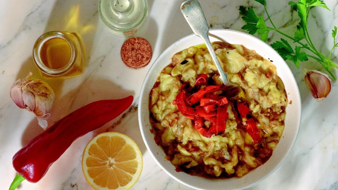 Οι συμβουλές των σεφ για αυθεντική, αγιορείτικη μελιτζανοσαλάτα