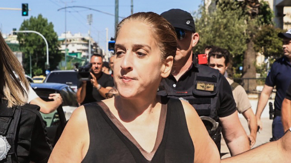 Η απολογία της 43χρονης: «Στέρησε στα παιδιά μου τον πατέρα τους», είπε για τον σύντροφό της - «Προσπαθούσα να έχει επαφή με τα παιδιά», λέει για τον καθηγητή 