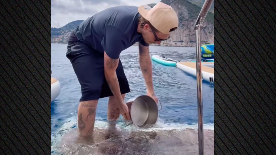 Ο Μπρούκλιν Μπέκαμ έβρασε μακαρόνια με θαλασσινό νερό – «Αηδιασμένοι» οι ακόλουθοί του