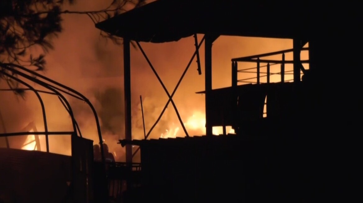 Φωτιά σε εργοστάσιο ανακύκλωσης πλαστικών στη Μόρια της Λέσβου