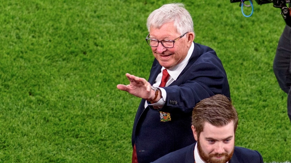 Ο Σερ Άλεξ Φέργκιουσον βρέθηκε στο Άιμπροξ και συνεχάρη τον Ράσελ Μάρτιν μετά την νίκη της Ρέιντζερς επί του Παναθηναϊκού