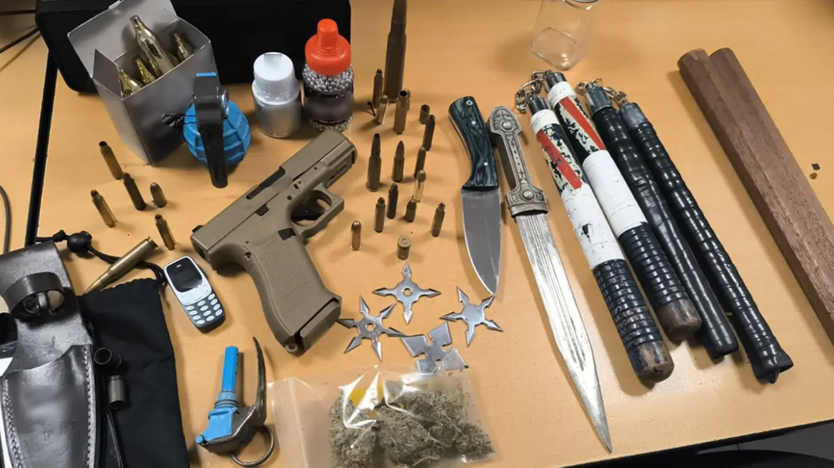 Αστυνομική επιχείρηση σε οικισμό στον Ασπρόπυργο - Συνελήφθησαν δύο άτομα ενώ κατασχέθηκε και μια χειροβομβίδα