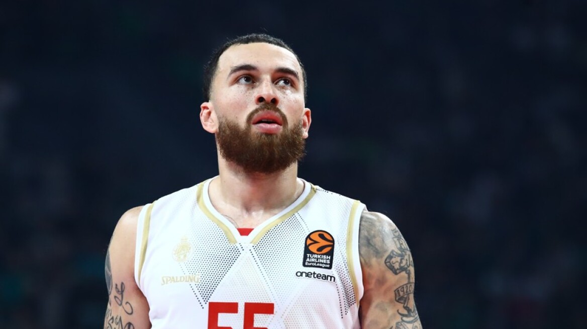 Πρόεδρος Χάποελ για Μάικ Τζέιμς: «Τηλεφωνούσε κάθε μέρα στον Ιτούδη, ήθελε μανιωδώς να έρθει στην ομάδα»