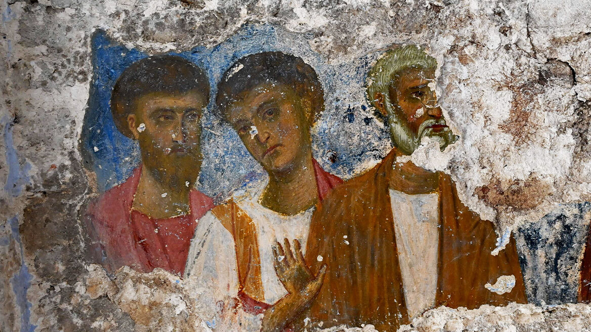 Αλβανία: Οι τοίχοι του ναού του Αγίου Νικολάου στον Μεσοπόταμο «έκρυβαν» εκπληκτικές τοιχογραφίες φωτος