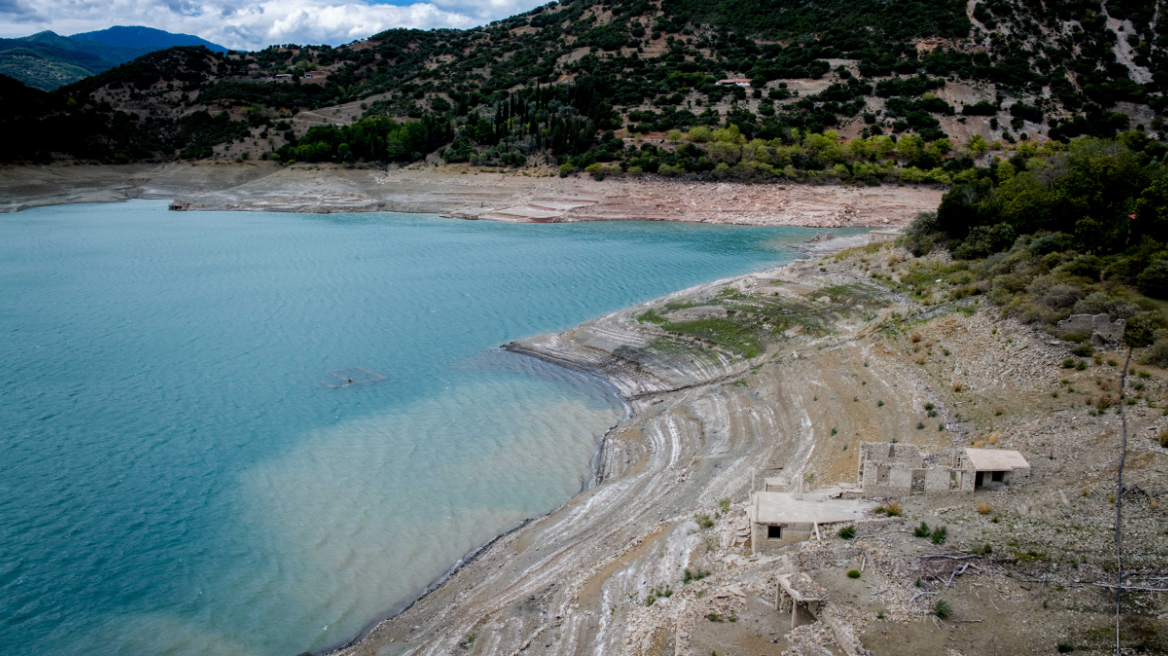 Τι αποφασίστηκε στη σύσκεψη στο Μαξίμου για τη λειψυδρία: Συγχωνεύσεις φορέων, αλλάζει ριζικά το μοντέλο διαχείρισης - Οι 5 κατεπείγουσες δράσεις