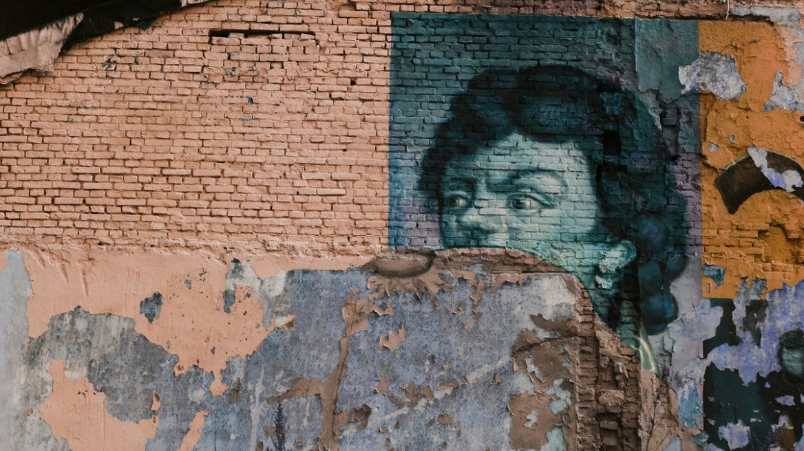 Οι γυναίκες θυμώνουμε περισσότερο καθώς μεγαλώνουμε αλλά το δείχνουμε λιγότερο
