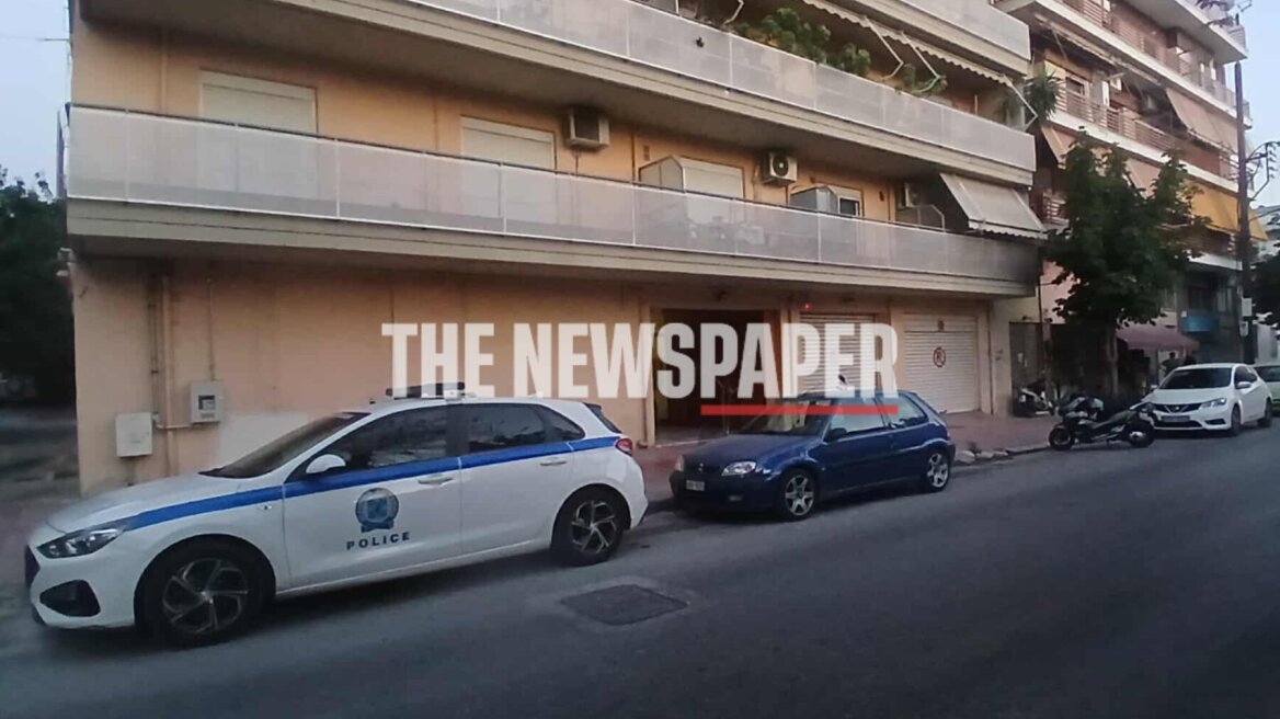 Τραγωδία στο Βόλο: 60χρονος με νοητικά προβλήματα ζούσε για 7 ημέρες με τον νεκρό πατέρα του σε σπίτι