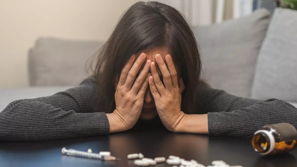 Ναλοξόνη: Πότε και από πού μπορούν να την παίρνουν οι χρήστες ουσιών – Η διαδικασία