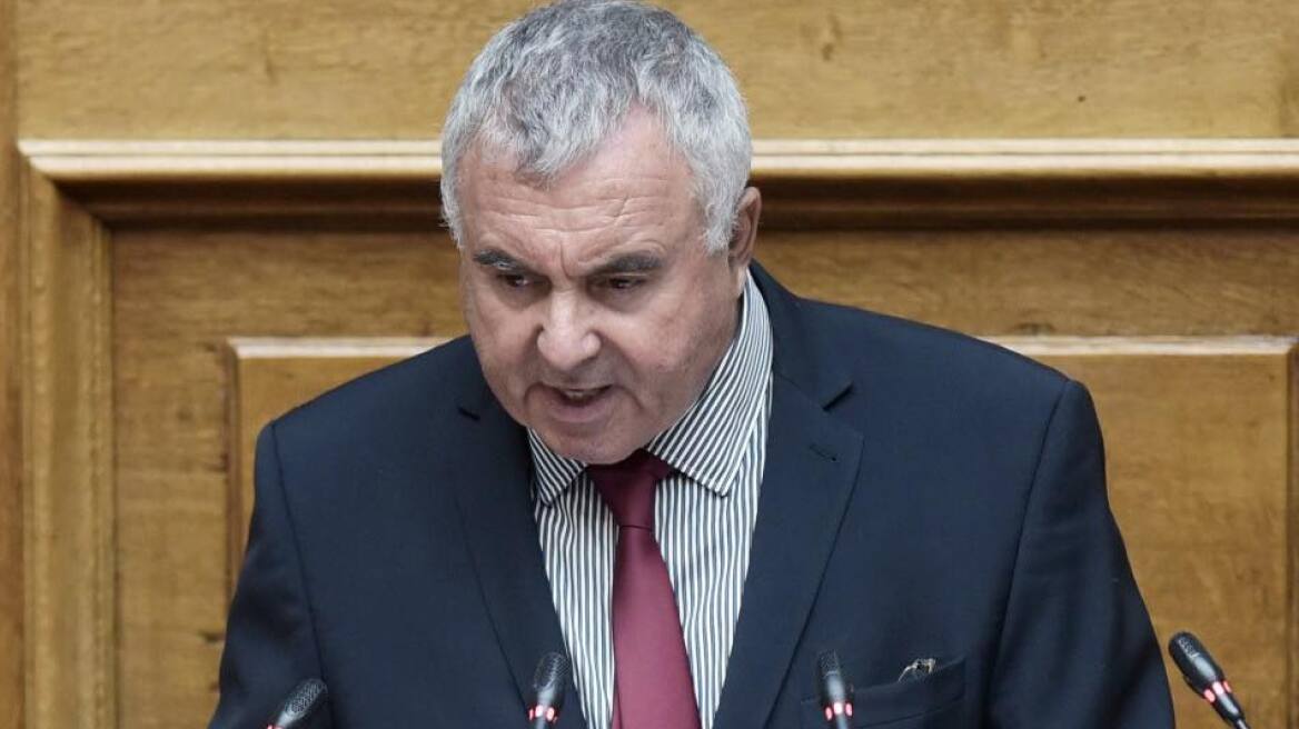 «Τείνει να μιμηθεί τα Όσκαρ», λέει για τη δεξίωση για την αποκατάσταση της δημοκρατίας, βουλευτής του ΠΑΣΟΚ
