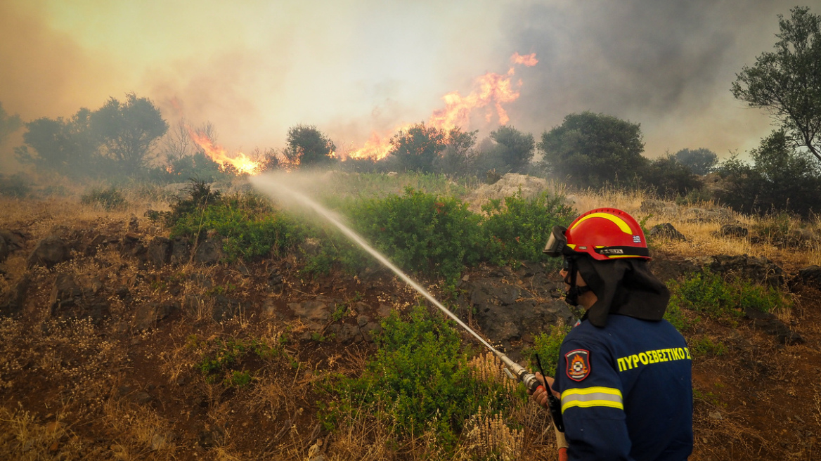 Πολύ υψηλός κίνδυνος πυρκαγιάς αύριο σε Αττική και άλλες 10 περιφέρειες