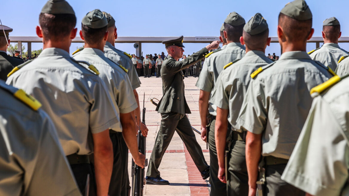 Δεύτερη ανάγνωση για τις βάσεις στις Στρατιωτικές Σχολές: Η «κρυφή» μεταφορά κενών