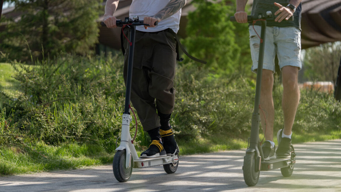 Ηλεκτρικά πατίνια: Ήρθε το «τέρας» με τιμή 25.000 ευρώ και επιδόσεις supercar