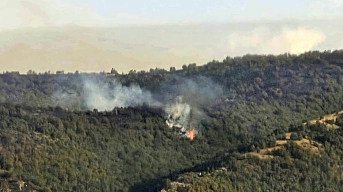 Καίει για δεύτερη μέρα η φωτιά στην Εορδαία Κοζάνης
