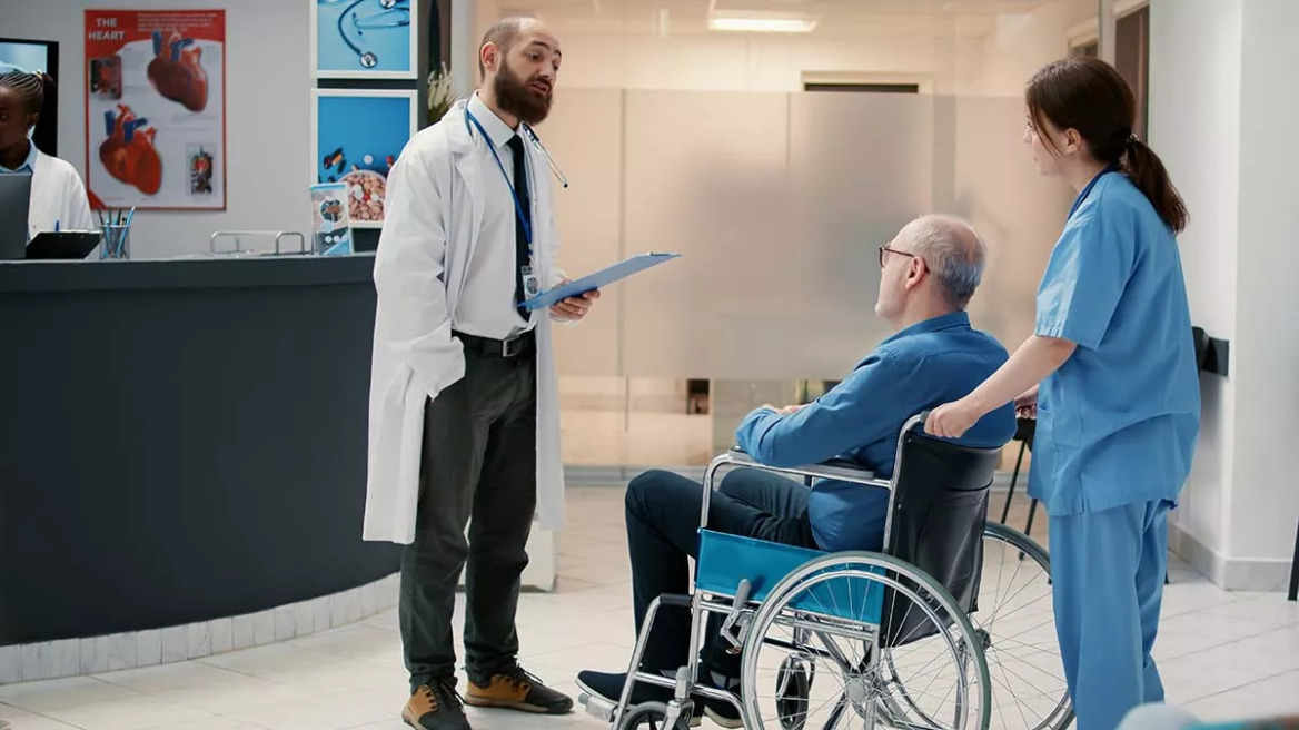 ΕΣΥ: Πόσοι ασθενείς φόρεσαν «βραχιολάκι» στα επείγοντα - Αποκαλυπτικά τα στοιχεία για τις εφημερίες σε 10 νοσοκομεία