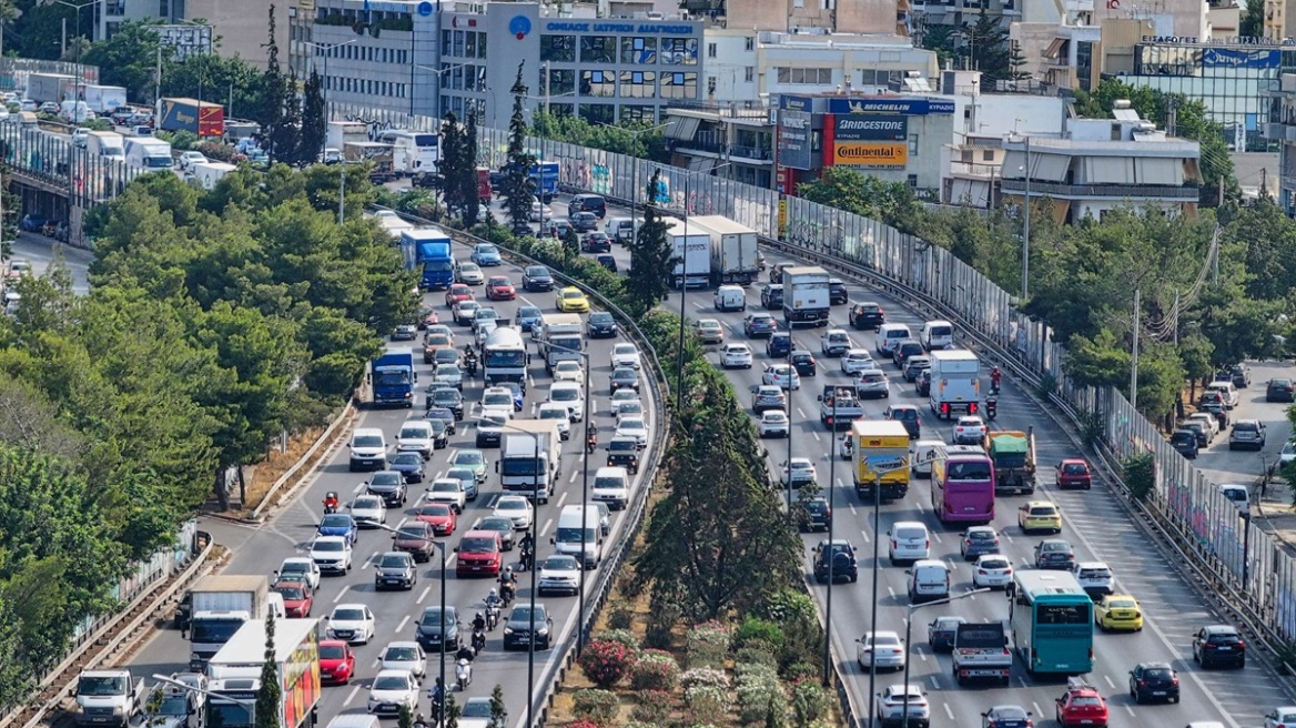 Μποτιλιάρισμα στον Κηφισό έπειτα από πυρκαγιά σε όχημα  