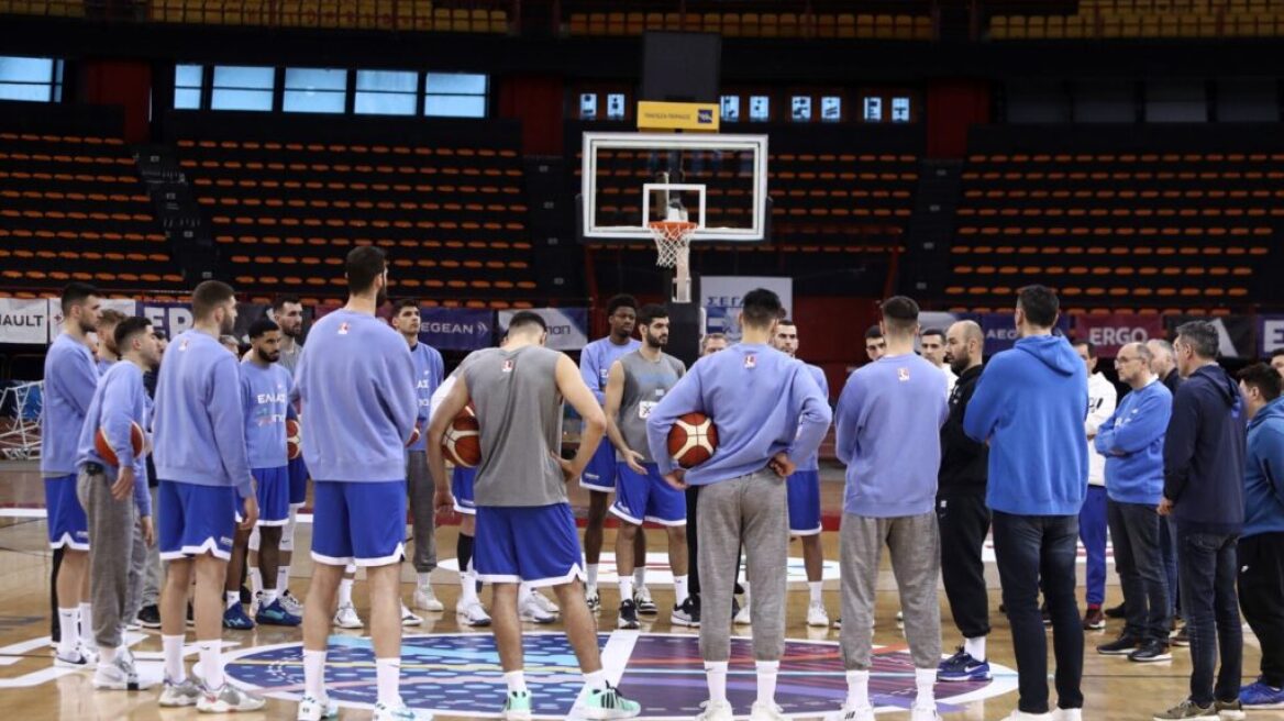 Επιστολή των διεθνών καλαθοσφαιριστών του Παναθηναϊκού στον πρωθυπουργό για τη διαιτησία και την ΕΟΚ