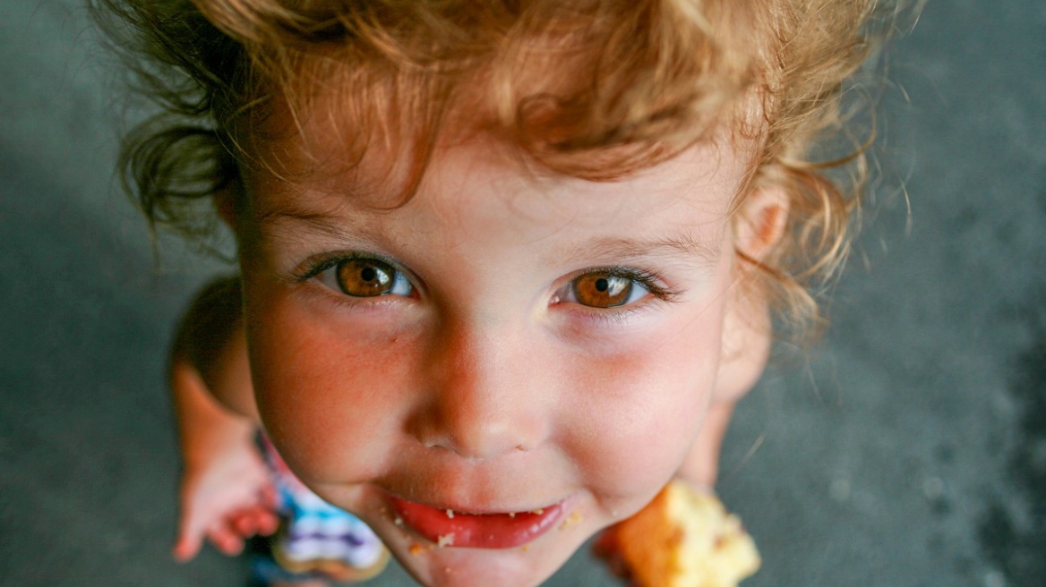 «Τα παιδάκια δεν έχουν να φάνε στην Αφρική»: Πόσοι μεγαλώσαμε με αυτή τη φράση;

