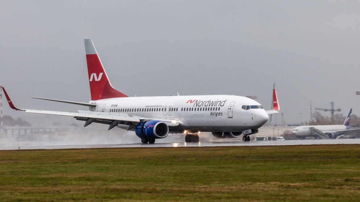 Στη Μόσχα προσγειώθηκε το πρώτο εμπορικό αεροσκάφος που συνδέει τη Βόρεια Κορέα με τη Ρωσία