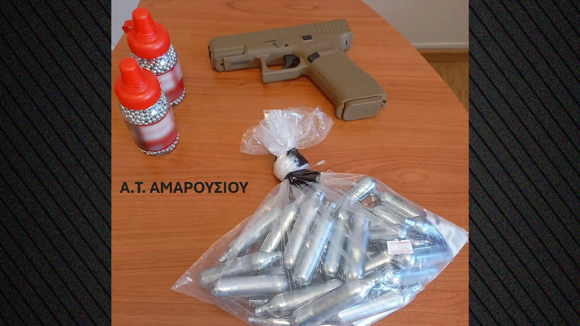 Συνελήφθη 20χρονος για άσκοπους πυροβολισμούς με αεροβόλο στο Μαρούσι - Φθορές σε σπίτια και γραφεία εφημερίδας