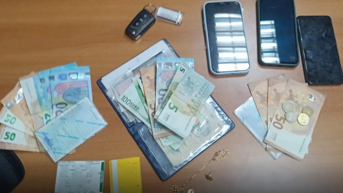 Τηλεφωνικές απάτες στην Κρήτη: Παρίσταναν τους λογιστές και απέσπασαν χρήματα και κοσμήματα αξίας πάνω από €38.000
