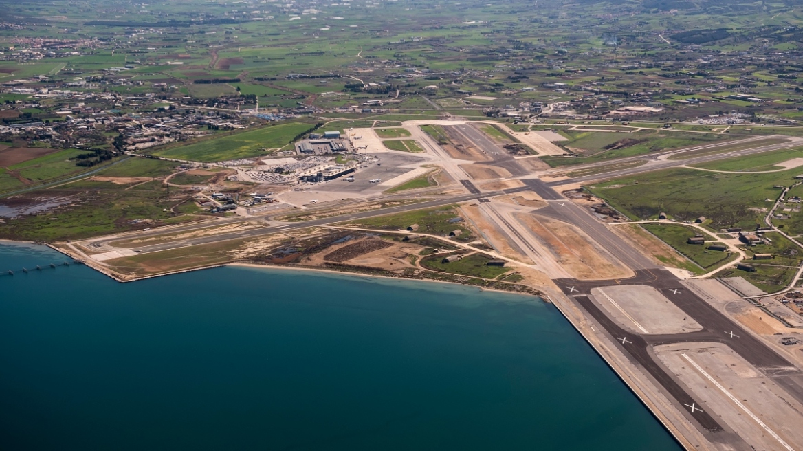 Θεσσαλονίκη: Ακινητοποιήθηκε λόγω βλάβης πυροσβεστικό αεροσκάφος στο αεροδρόμιο «Μακεδονία»