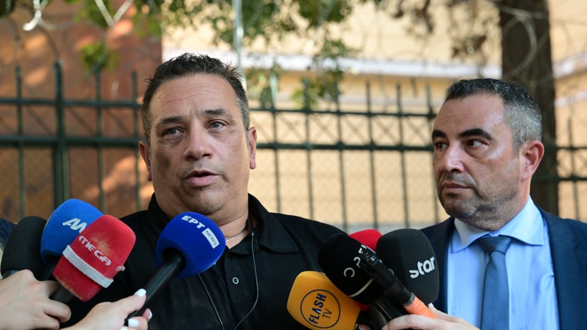 Συγκλονίζει ο πατέρας της Κυριακής Γρίβα: Ξέρετε τι είναι να κρατάς το παγωμένο χέρι της κόρης σου; 