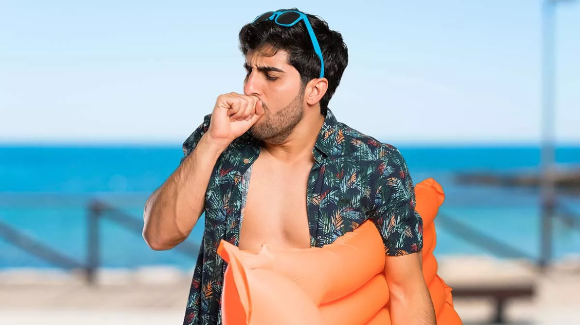 Οι ιώσεις δεν κάνουν διακοπές – SOS tips από την πνευμονολόγο για όσους κολλήσουν γρίπη το καλοκαίρι
