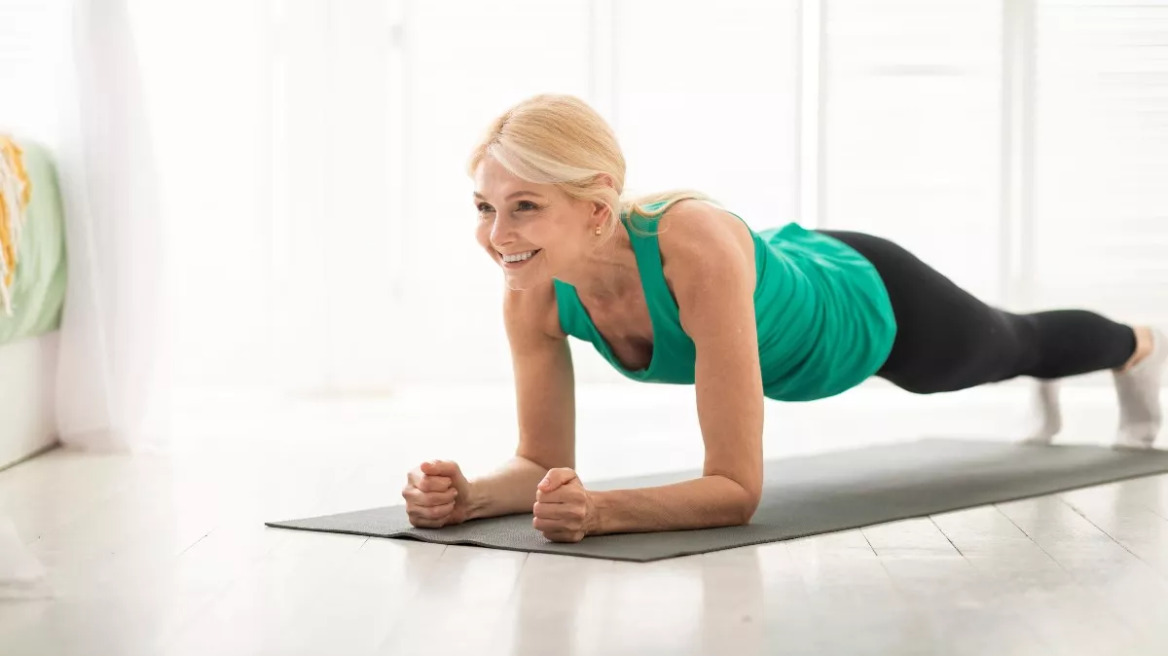 Γερά οστά σε κάθε ηλικία – Ο φυσικοθεραπευτής προτείνει δυναμωτικές ασκήσεις