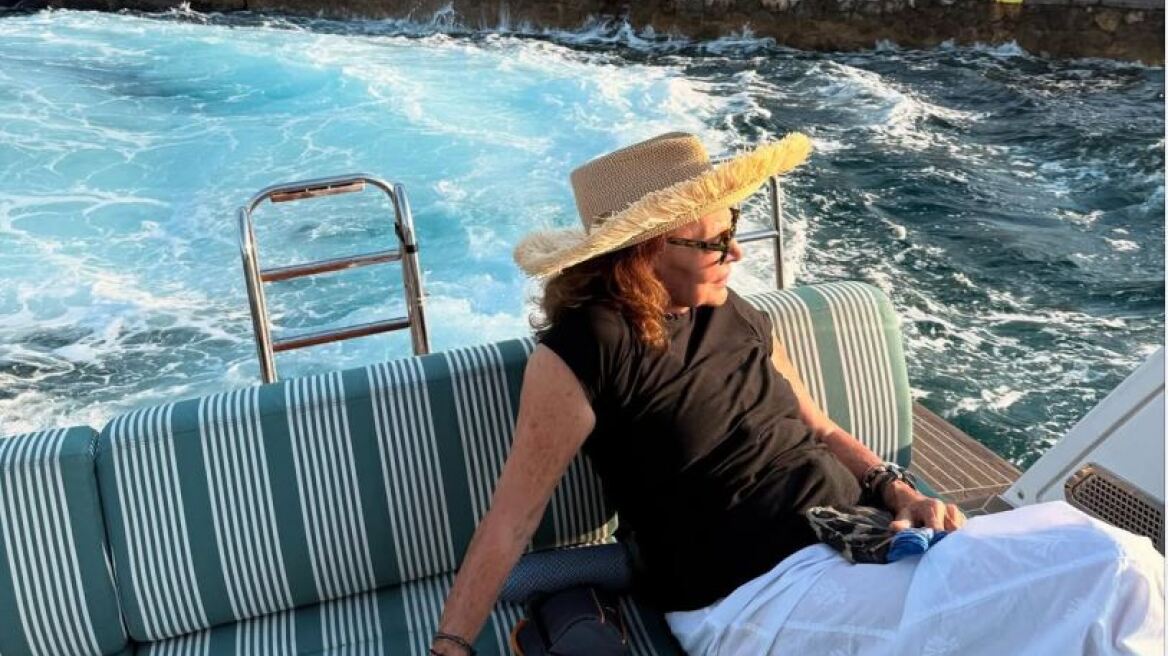 Νταϊάν φον Φίρστενμπεργκ: Στις Σπέτσες με Μάθιου ΜακΚόναχι και Γούντι Χάρελσον
