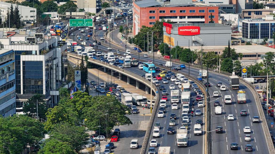 Τροχαίο στη λεωφόρο Κηφισού - Αυξημένη η κίνηση στο ρεύμα προς Πειραιά
