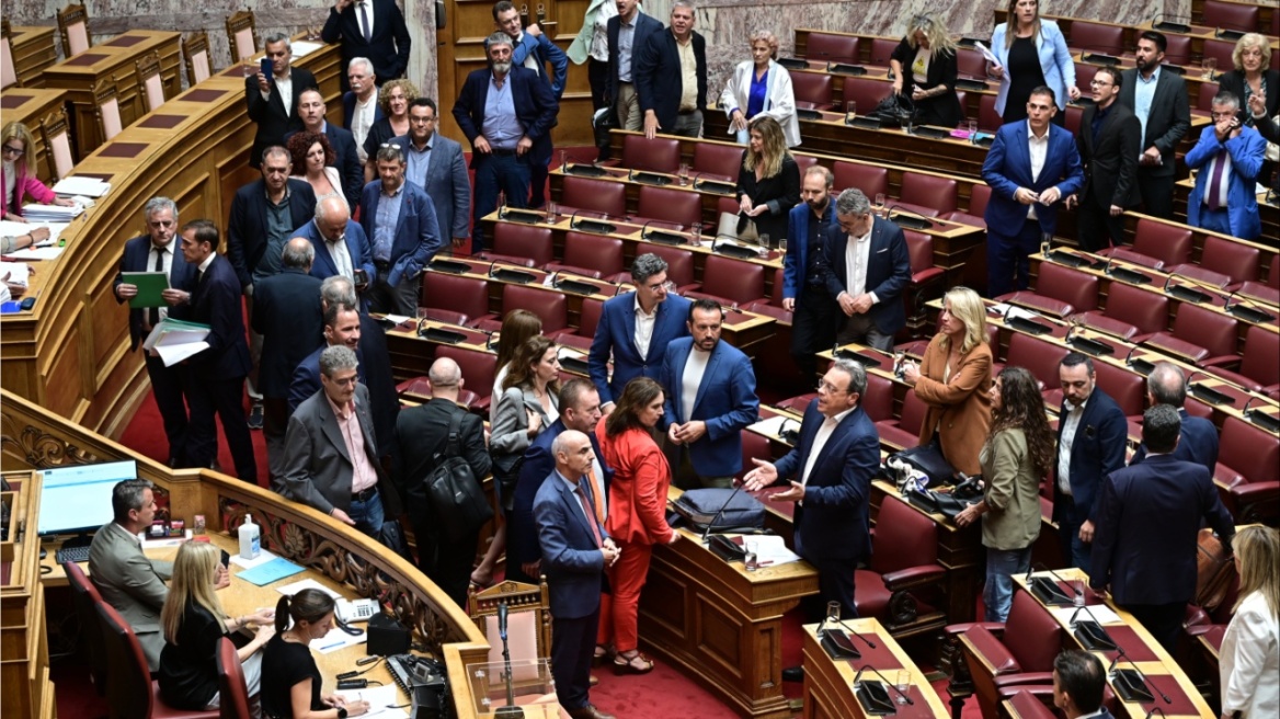 Οι αντιδράσεις της αντιπολίτευσης μετά την απόρριψη της πρότασης για προανακριτική επιτροπή κατά Βορίδη και Αυγενάκη 