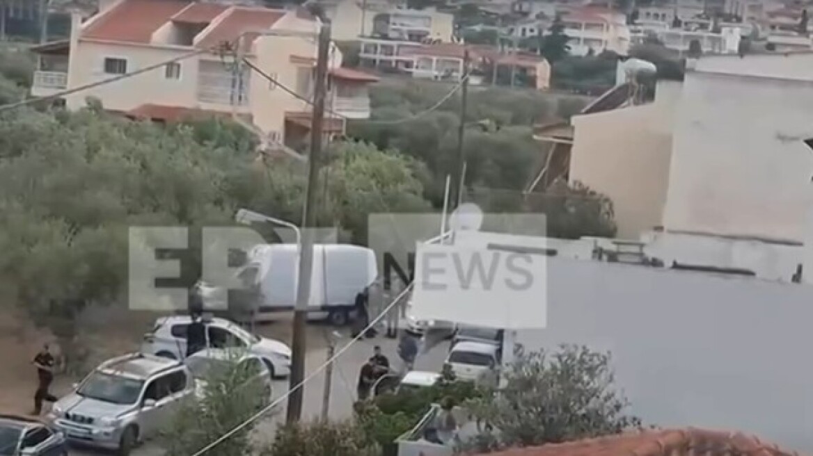 Δείτε βίντεο από την επιχείρηση της ΕΛΑΣ στο σπίτι «οπλοστάσιο»  του απόστρατου της Πολεμικής Αεροπορίας στο Κιάτο