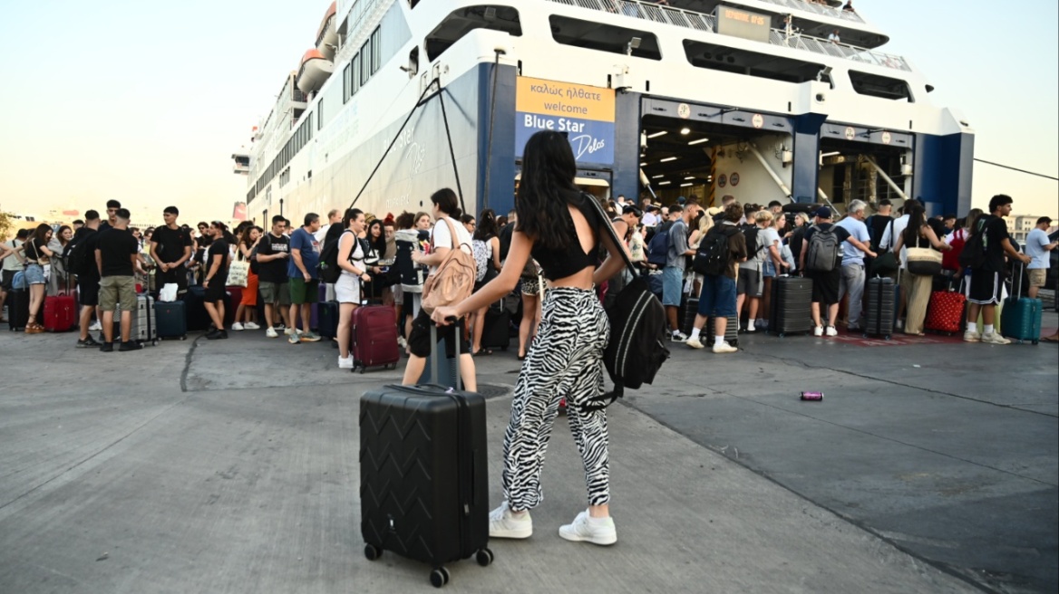 Ξεκίνησε η έξοδος του Αυγούστου: Κίνηση γύρω από το λιμάνι Πειραιά, με μποφόρ θα ταξιδέψουν οι εκδρομείς