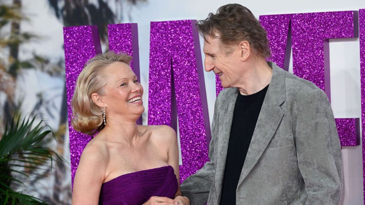 Η Πάμελα Άντερσον και ο Λίαμ Νίσον φωτογραφήθηκαν μαζί για εξώφυλλο περιοδικού - Δείτε τα στιγμιότυπα
