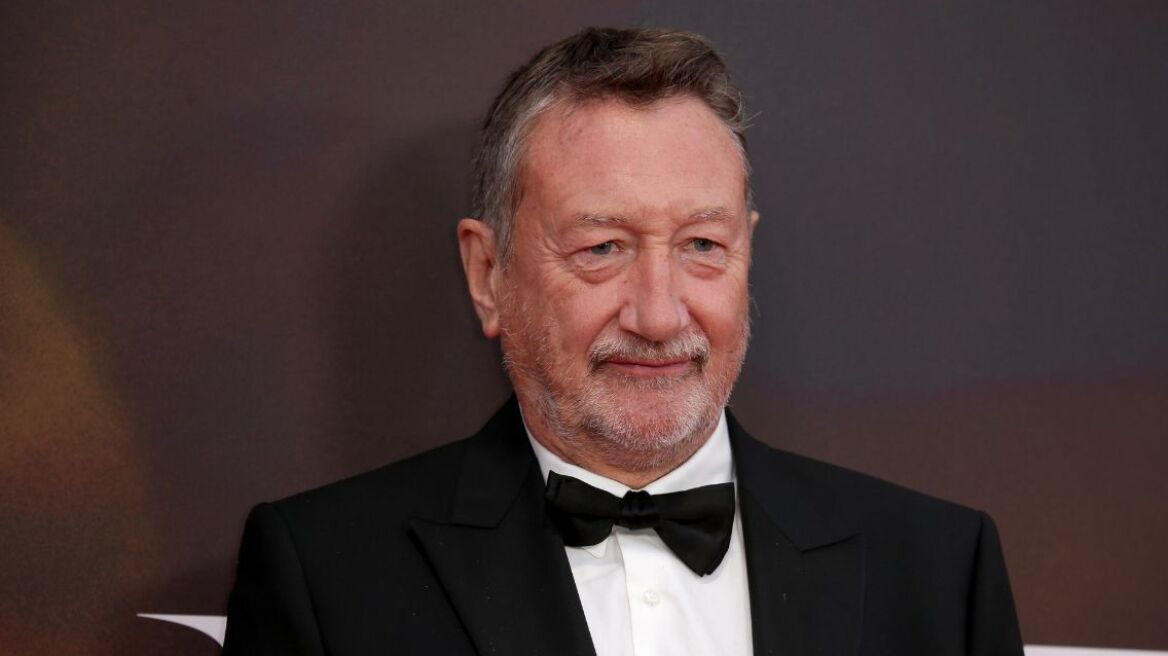 Ο Στίβεν Νάιτ αναλαμβάνει το σενάριο της επόμενης ταινίας του Τζέιμς Μποντ
