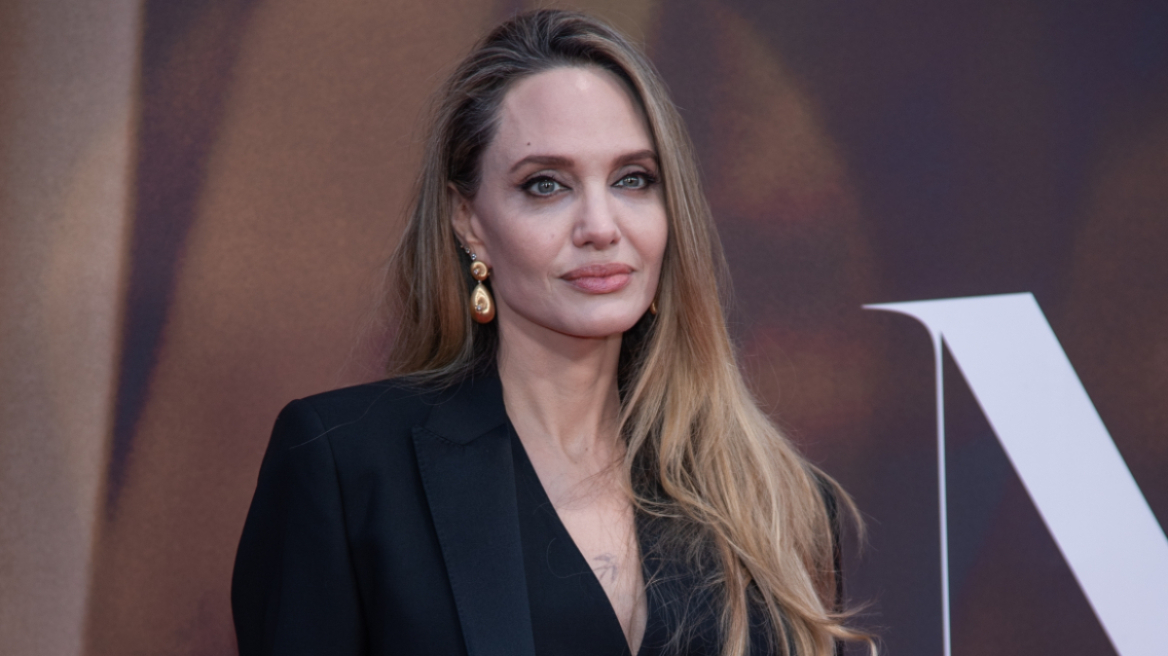 H Αντζελίνα Τζολί σχεδιάζει να εγκαταλείψει τις ΗΠΑ: «Είναι έτοιμη για το επόμενο κεφάλαιο» ανέφερε πηγή