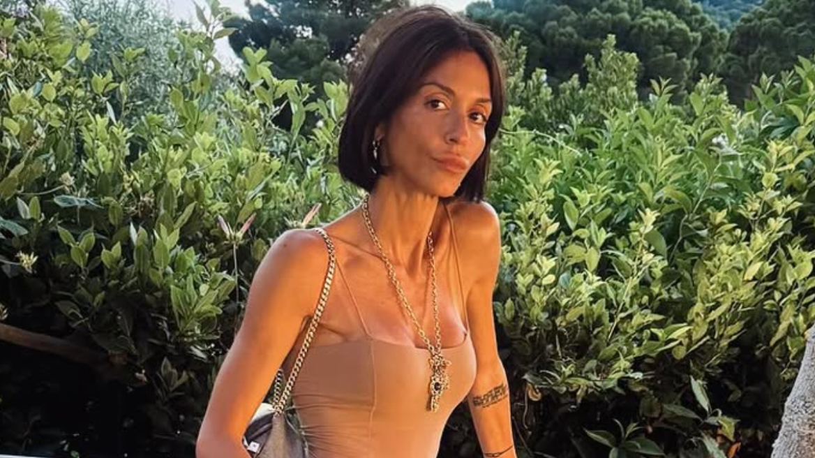 Η Σοφία Καρβέλα ξεμπρόστιασε γυναίκα που της έγραψε στα social media ότι μοιάζει με «πρεζόνι γυφτάκι»
